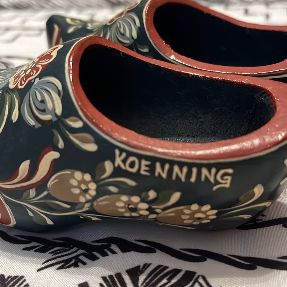 Cute Decorative Painted Wooden Shoes - Picture 7 of 9